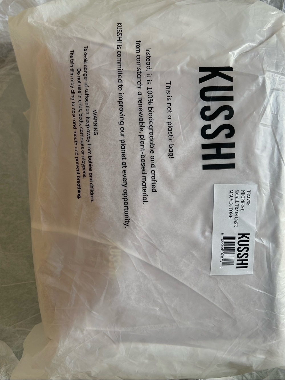 Kusshi Pink Women's Cosmetic Train Case Large NWT in package - Picture 11 of 12